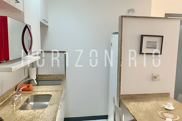 Apartamento en Copacabana: Suite, Piscina y Vista al Mar