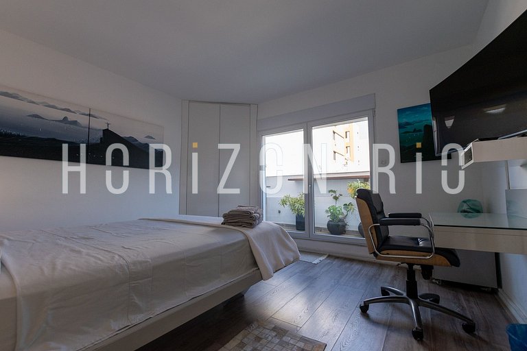 Rent Luxury Duplex Penthouse in Ipanema with Sea View