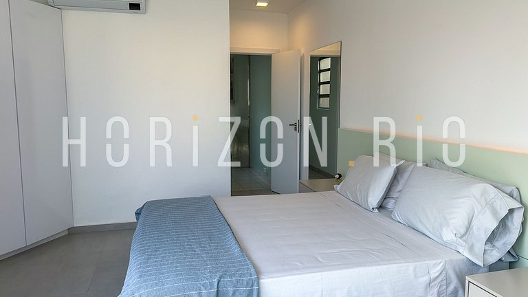 Rent luxury Penthouse in Copacabana, 5 Bedrooms and Pool