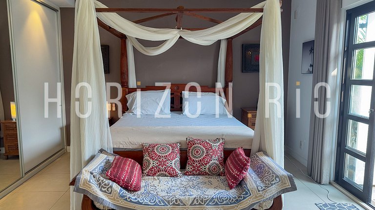 Rent luxury Penthouse in Copacabana, 5 Bedrooms and Pool