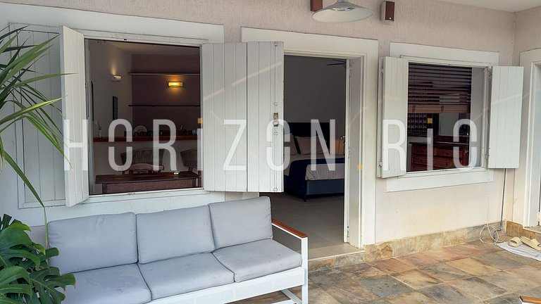 Rent luxury Penthouse in Copacabana, 5 Bedrooms and Pool