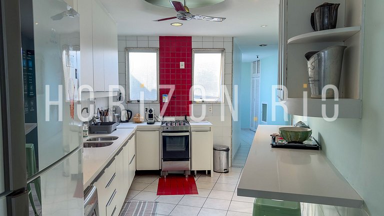 Rent luxury Penthouse in Copacabana, 5 Bedrooms and Pool