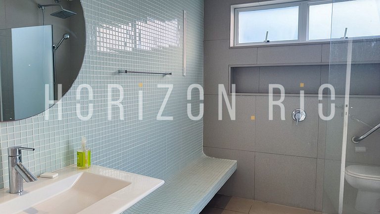 Rent luxury Penthouse in Copacabana, 5 Bedrooms and Pool