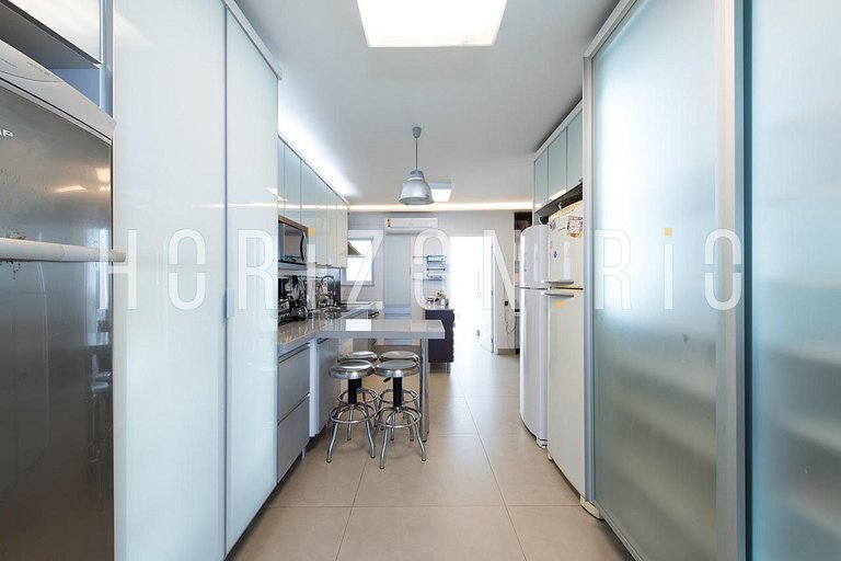 Apartamento frente mar no posto 9 de Ipanema