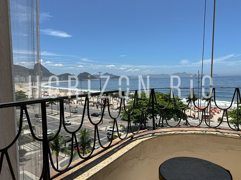 Apartamento 2 Quartos c/ Rooftop e Vista – Copacabana