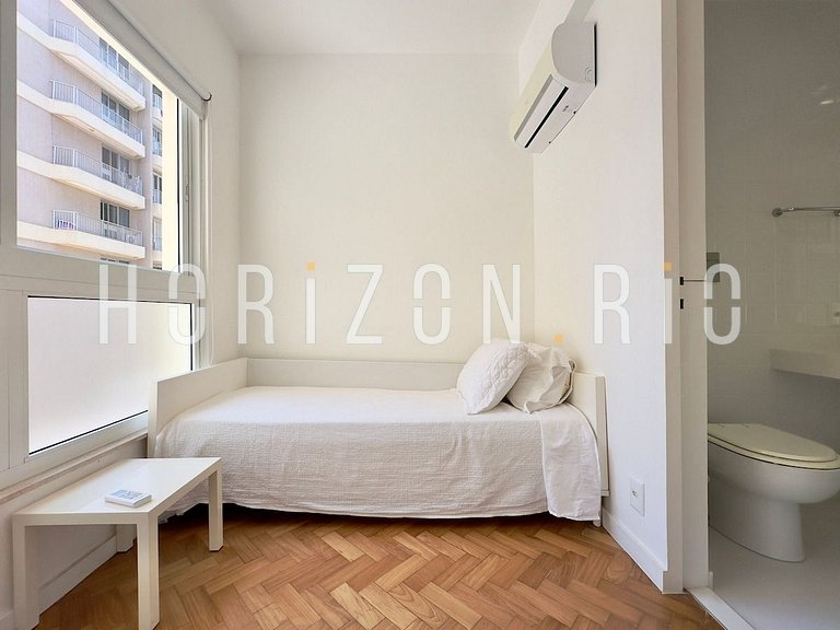 Cobertura duplex com 4 quartos no Arpoador