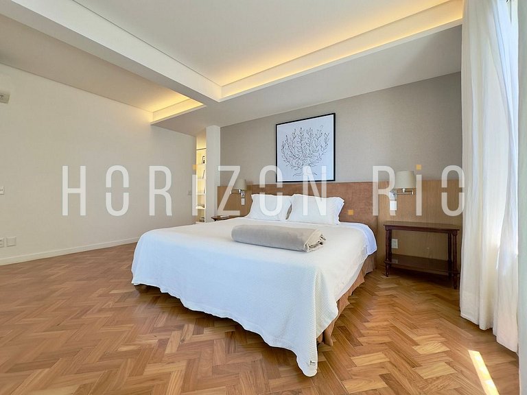 Cobertura duplex com 4 quartos no Arpoador