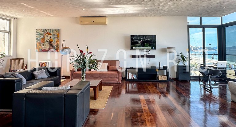 Stunning 3-Bedroom Oceanfront Apartment for Rent