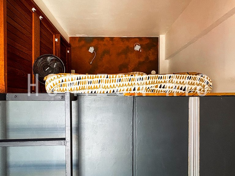 Charmoso apartamento na Rua Saint Roman