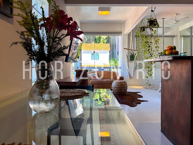 Charmoso apartamento na Rua Saint Roman