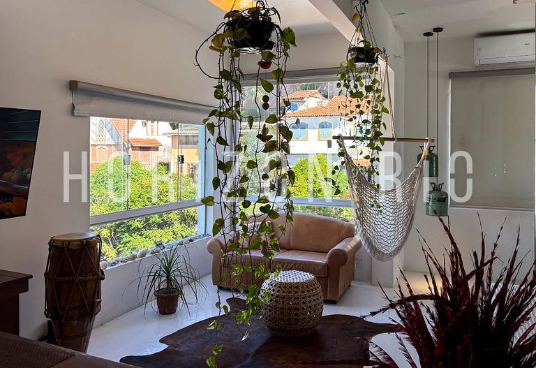 Charmoso apartamento na Rua Saint Roman
