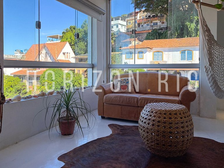 Charmoso apartamento na Rua Saint Roman