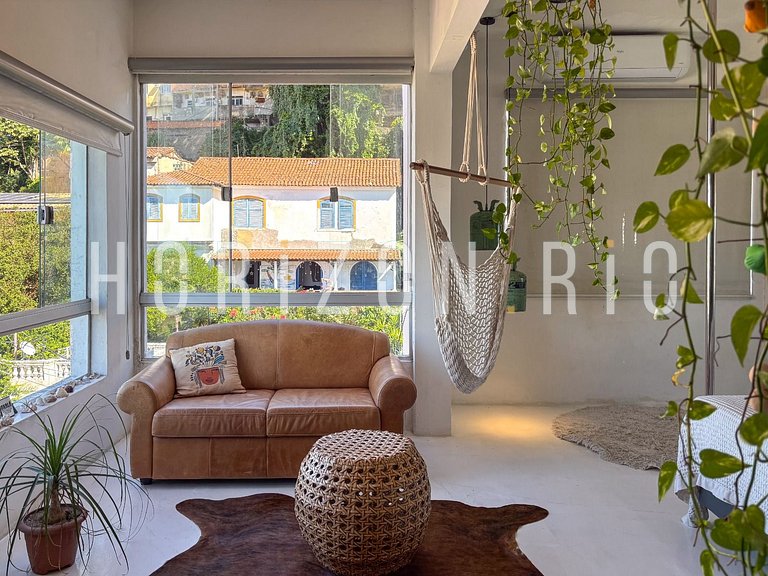 Charmoso apartamento na Rua Saint Roman