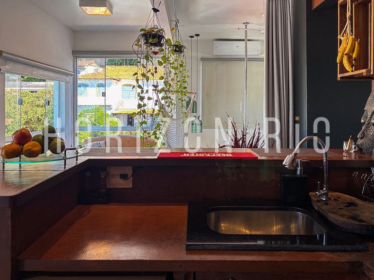 Charmoso apartamento na Rua Saint Roman