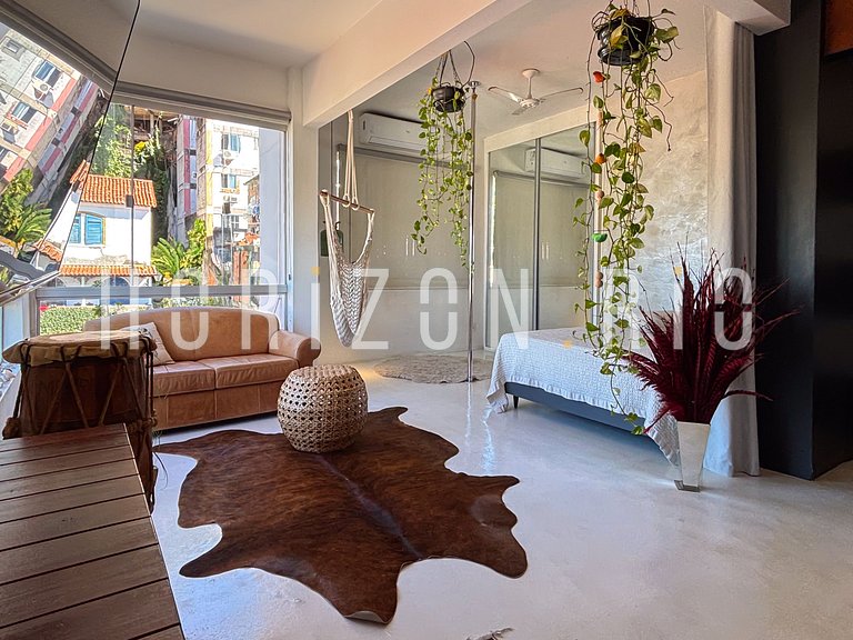 Charming apartment on Saint Roman Street