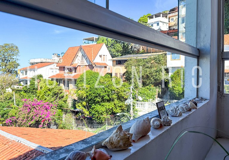 Charming apartment on Saint Roman Street
