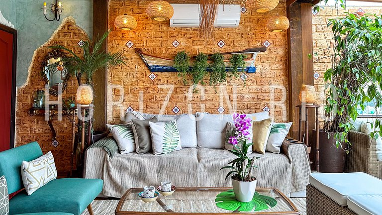 Charmosa cobertura com decoração estilo marroquina
