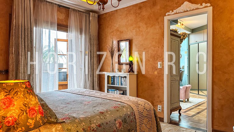 Charmosa cobertura com decoração mediterrânea em Ipanema RJ