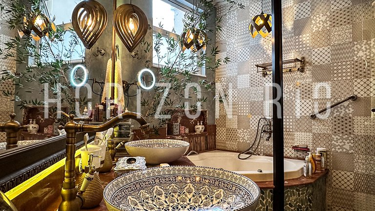 Charmosa cobertura com decoração mediterrânea em Ipanema RJ