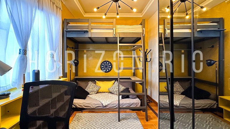 Charmosa cobertura com decoração estilo marroquina