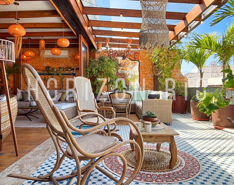 Charmosa cobertura com decoração mediterrânea em Ipanema RJ