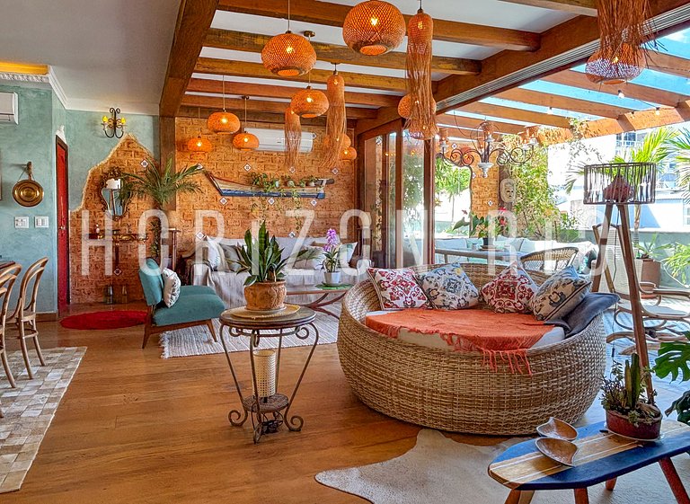 Charmosa cobertura com decoração mediterrânea em Ipanema RJ