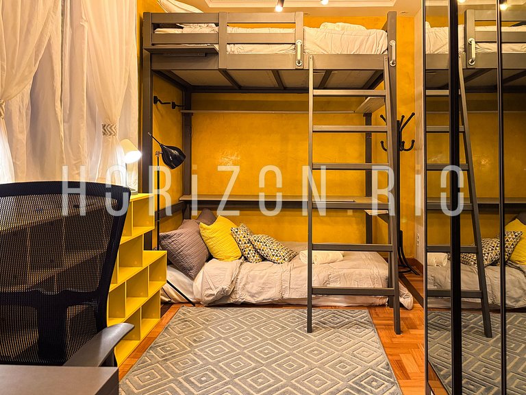 Charmosa cobertura com decoração mediterrânea em Ipanema RJ