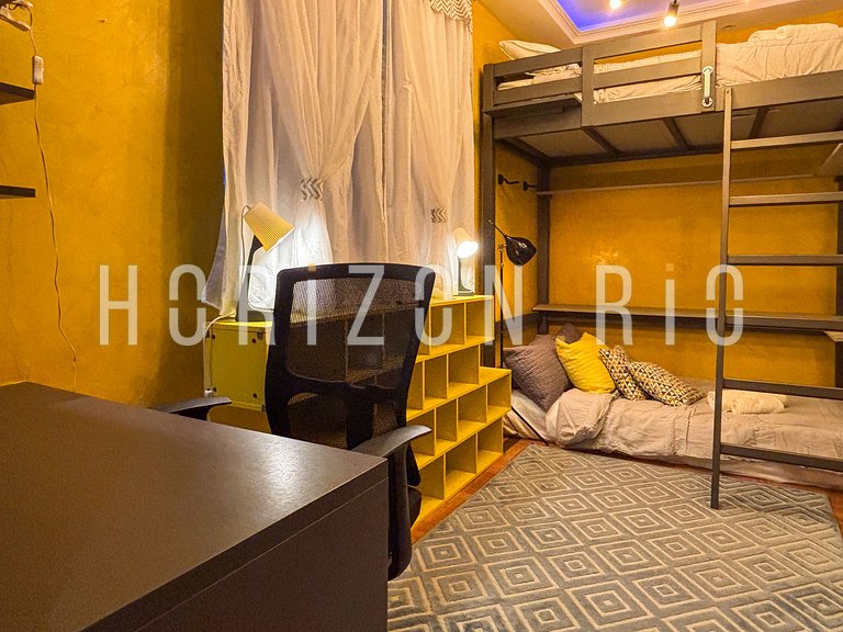Charmosa cobertura com decoração mediterrânea em Ipanema RJ