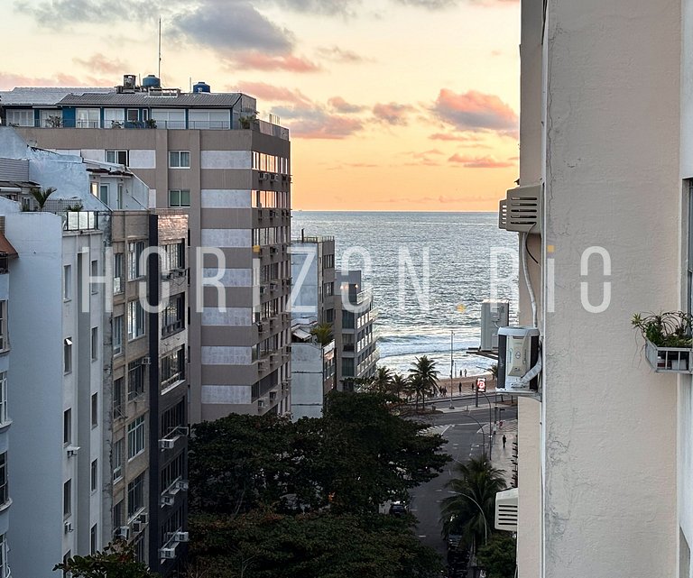 Charmosa cobertura com decoração mediterrânea em Ipanema RJ