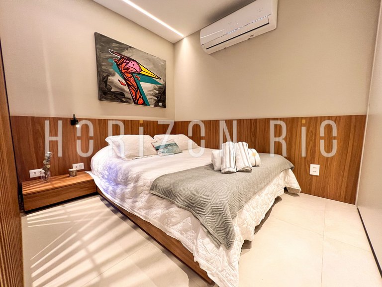 Contemporary Loft with Private Spa in Ipanema