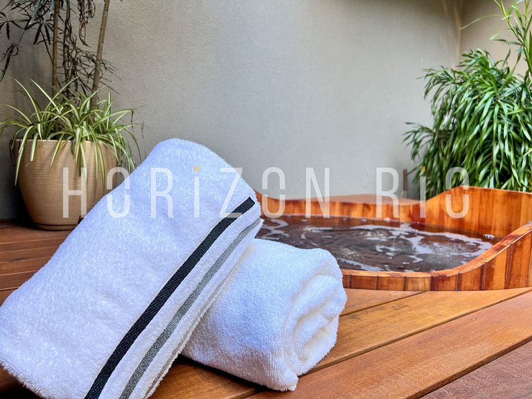 Loft Contemporâneo com Spa Privado no Coração de Ipanema