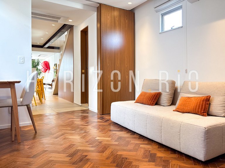 3-bedroom penthouse for mid-term rental