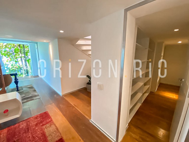 Luxury 5-Bedroom Mansion for Rent in Joá with Ocean View
