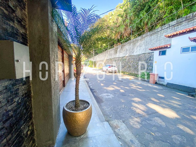 Luxe villa 5 chambres à louer à Joá avec vue sur mer