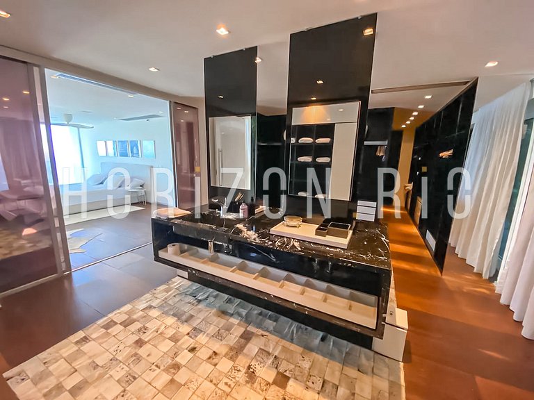 Luxe villa 5 chambres à louer à Joá avec vue sur mer