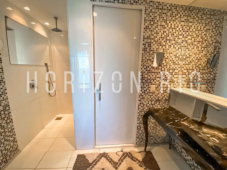 Luxe villa 5 chambres à louer à Joá avec vue sur mer