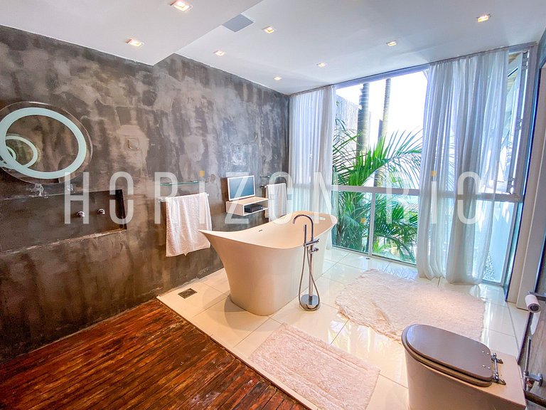 Luxe villa 5 chambres à louer à Joá avec vue sur mer