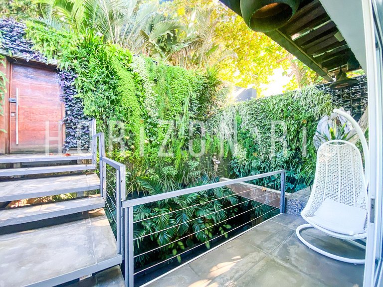 Luxury 5-Bedroom Mansion for Rent in Joá with Ocean View