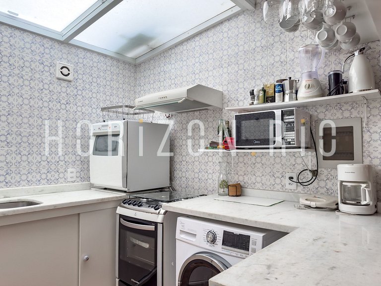 Charmoso apartamento 2 quartos com varanda