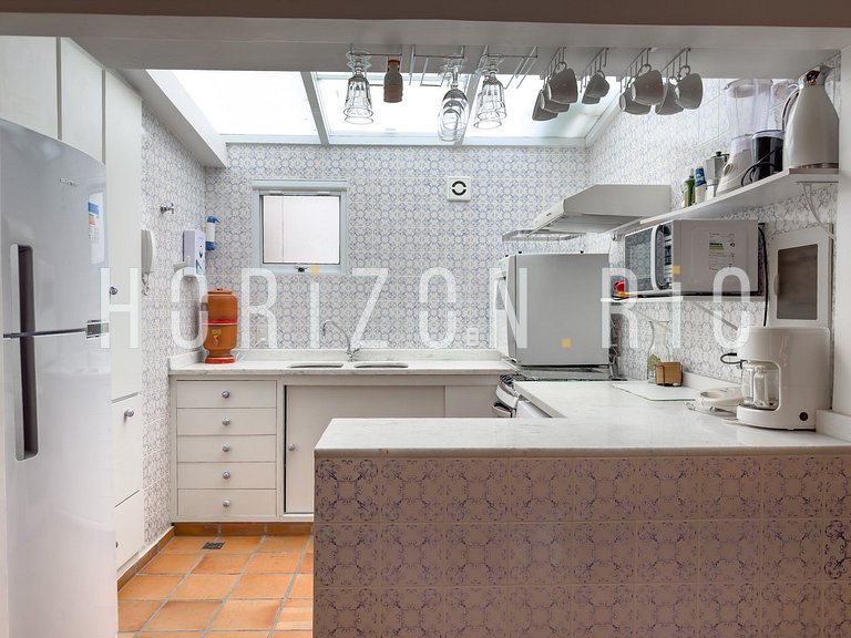 Charmoso apartamento 2 quartos com varanda