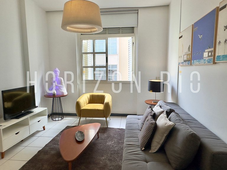 Apartamento com suíte em Copacabana - com piscina