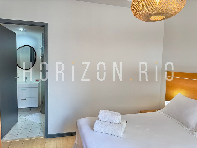 Apartamento com suíte em Copacabana - com piscina