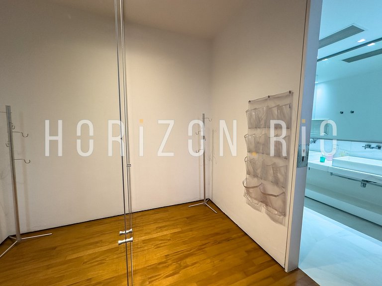 Luxury 3-Suite Penthouse in Copacabana with Private Pool