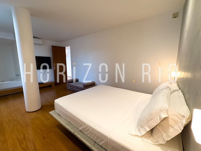 Luxury 3-Suite Penthouse in Copacabana with Private Pool