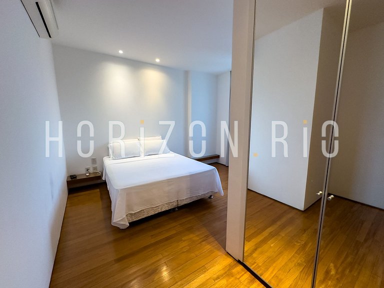 Luxury 3-Suite Penthouse in Copacabana with Private Pool