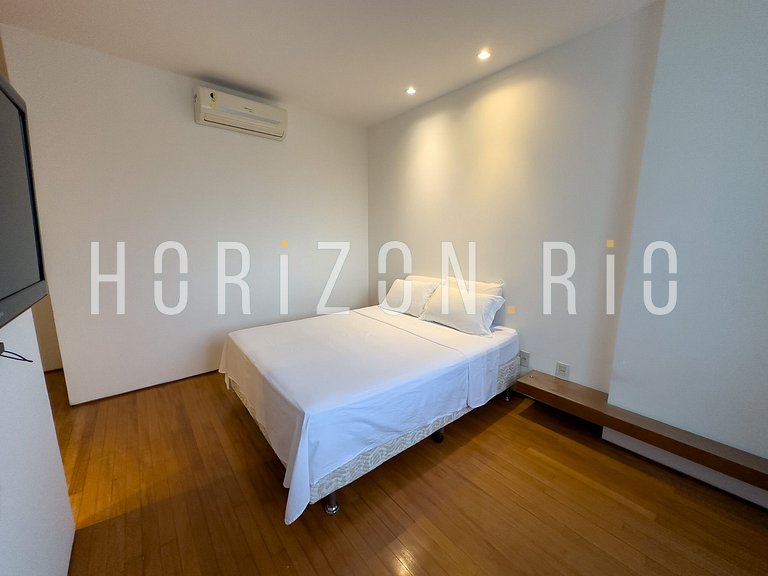 Luxury 3-Suite Penthouse in Copacabana with Private Pool