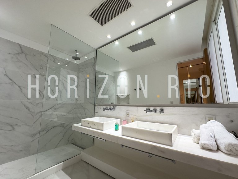 Luxury 3-Suite Penthouse in Copacabana with Private Pool