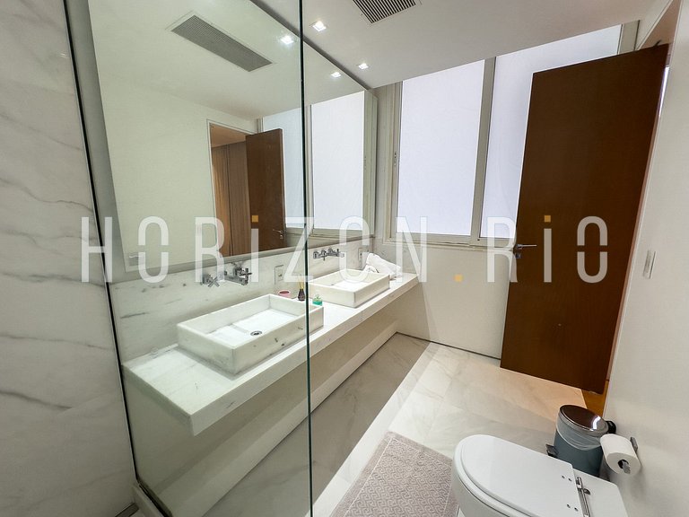 Luxury 3-Suite Penthouse in Copacabana with Private Pool