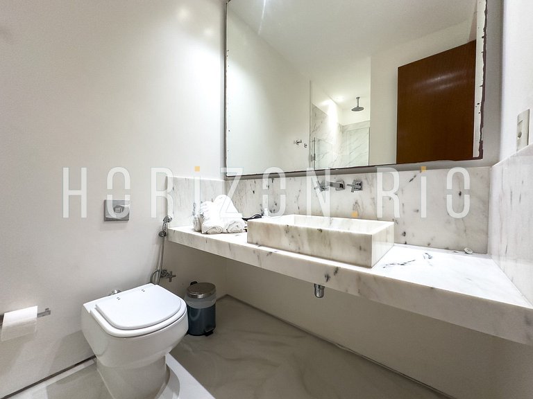 Luxury 3-Suite Penthouse in Copacabana with Private Pool