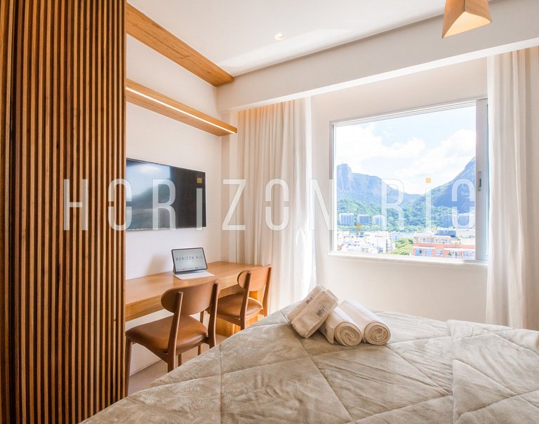 Penthouse for Rent in Ipanema, 2 Bedrooms, Terrace & Jacuzzi